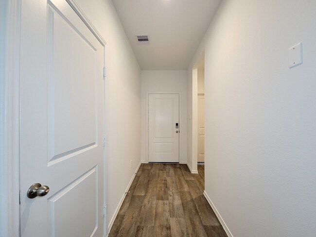 Building Photo - 4242 BROMHAM