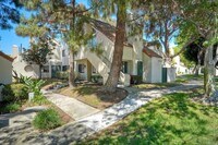 Building Photo - 391 N Melrose Dr