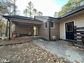 Building Photo - Carolina Lakes - Water Front!