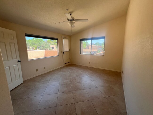 Building Photo - $1,000 MOVE IN CREDIT OFFERED!