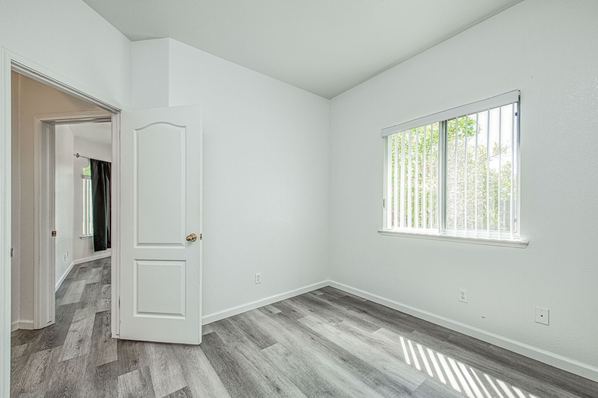 Building Photo - 1708 E Chelsea Dr