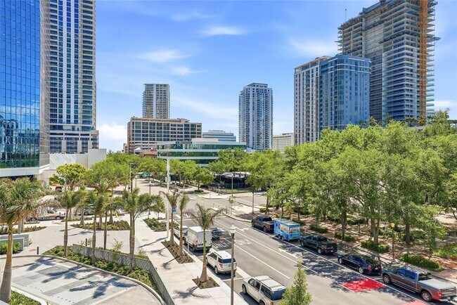 Building Photo - 400 Central Ave