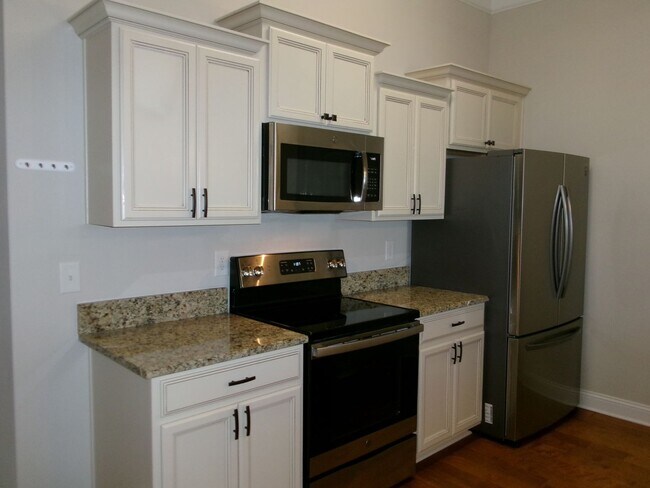 Building Photo - 1 bedroom condo in Queens Harbour