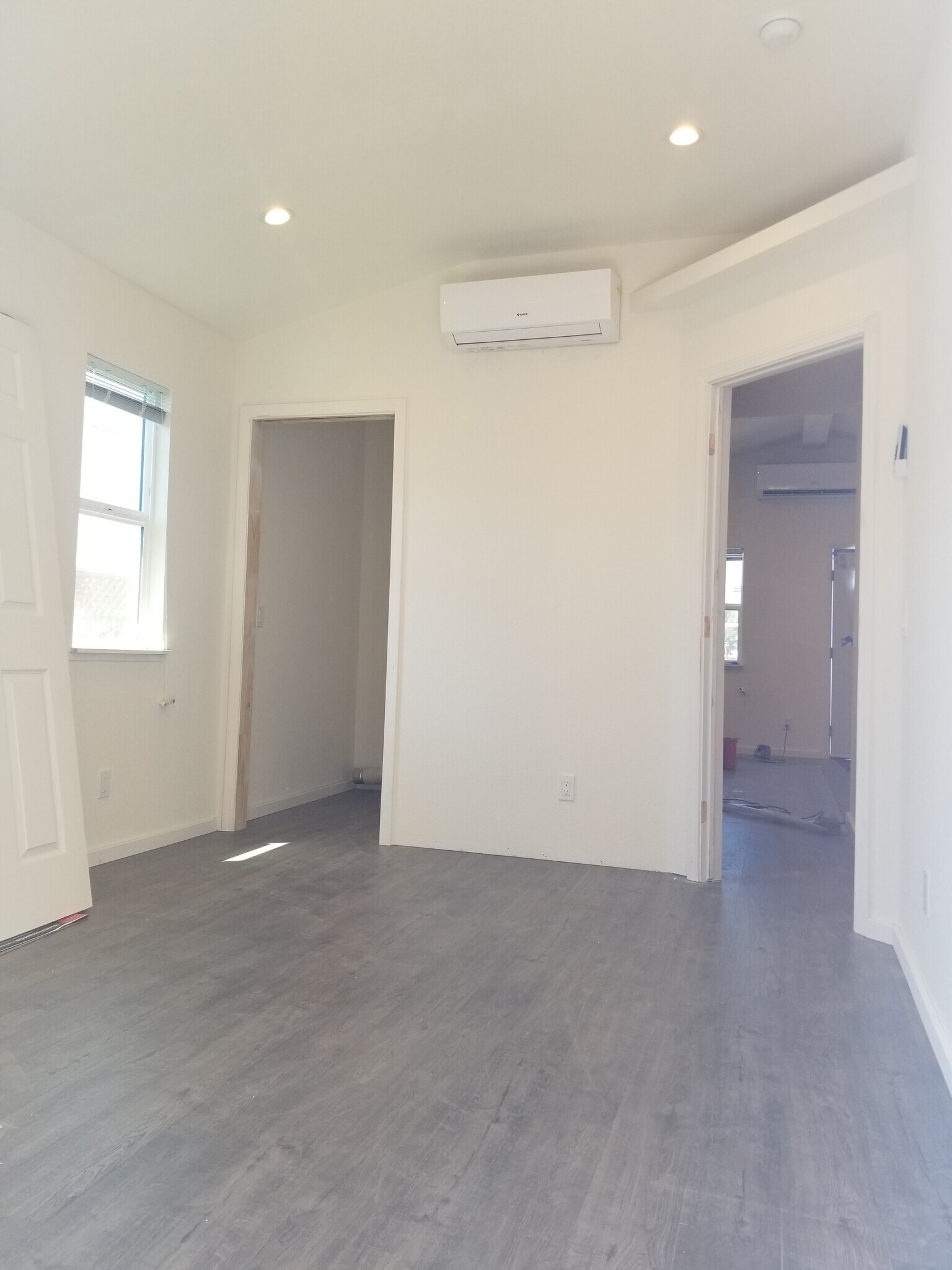 Building Photo - 406 S Laurel St