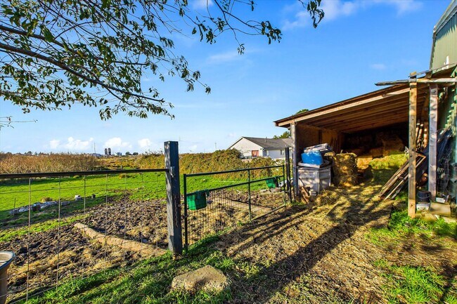 Building Photo - Custom Home on Property just outside of Eureka!