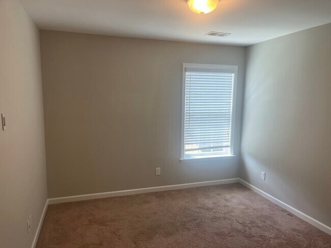 Building Photo - Available August 10th. Beautiful 4BR/3BA home available in Baker Plantation!