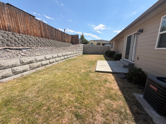 Building Photo - 907 Fawn Cir