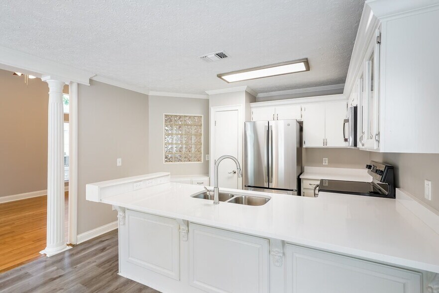 Building Photo - 106 Yocum Dr