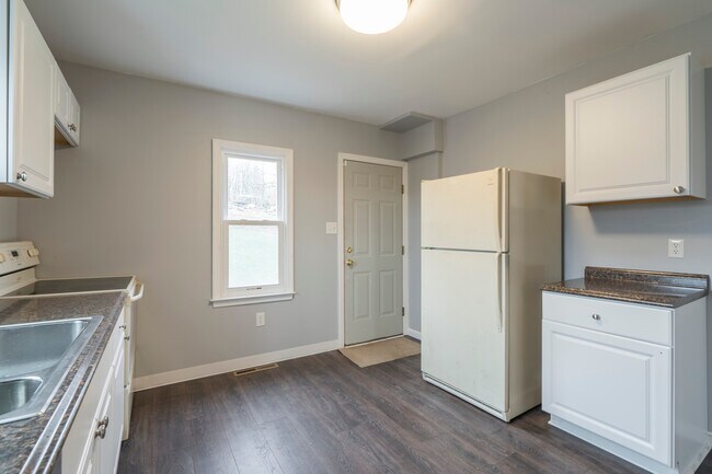 Building Photo - 64 Church Rd