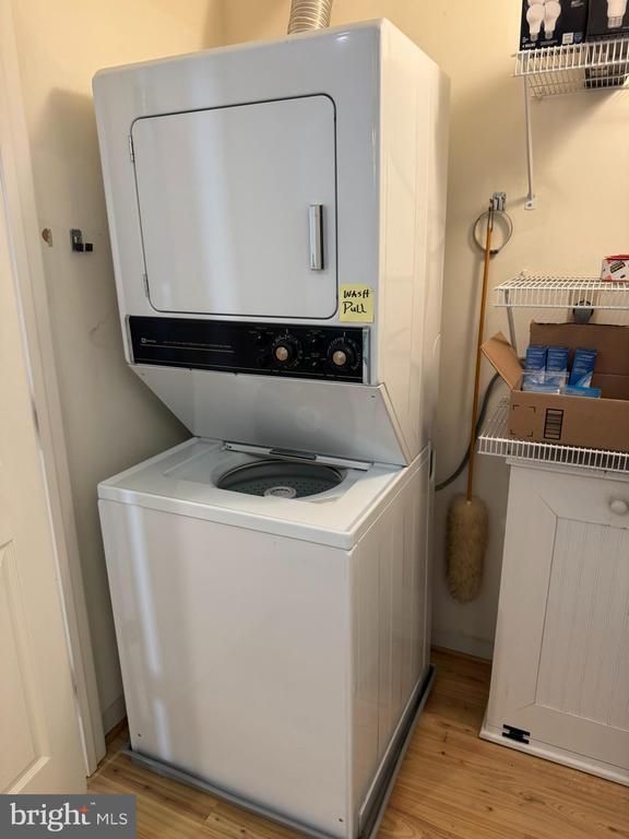 Building Photo - 102 Mercer Ct