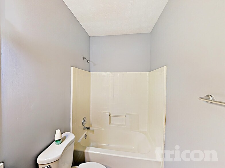 Building Photo - 420 Heathcliff Ct