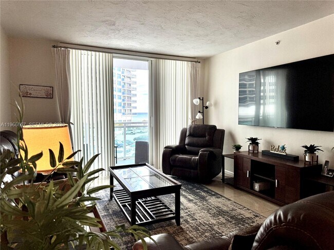 Building Photo - 3001 S Ocean Dr