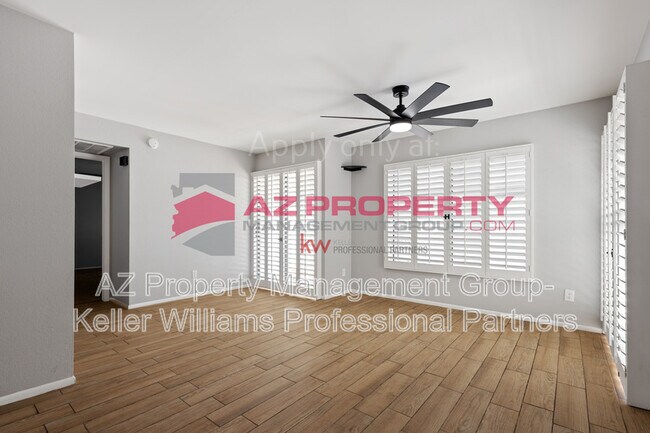 Building Photo - 938 E Villa Maria Dr