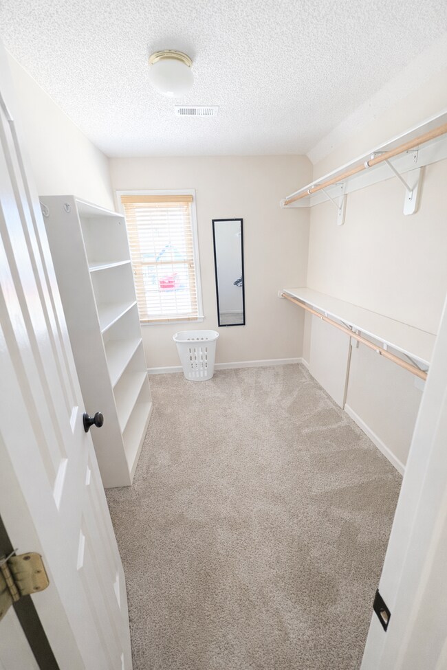 Building Photo - 30+ Day Stays | Fully Furnished 5 Bed Home w/Utilities included | 3 Car Garage | Great Community ...