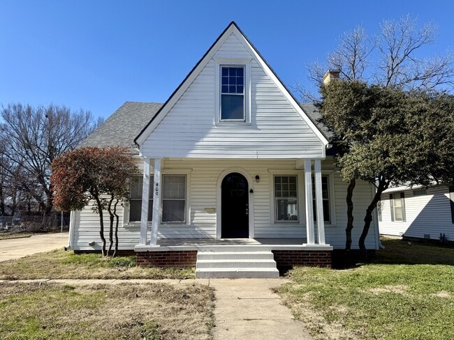 Primary Photo - 409 B St NW