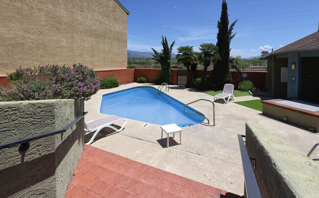 Community pool - 3944 N Paseo de las Canchas