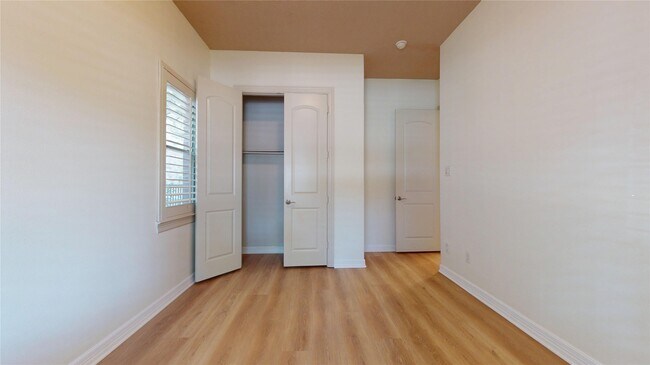 Building Photo - 18814 Cove Vista Ln