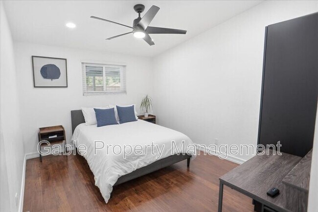 Building Photo - 27453 Santa Clarita Rd