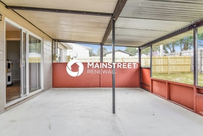 Building Photo - 4 Bedroom Pet-Friendly Home in Lakeland, FL with Main Street Renewal