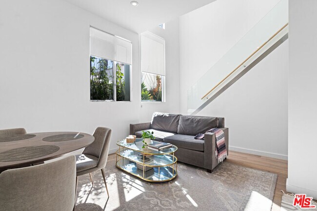 Building Photo - 507 Orlando Ave