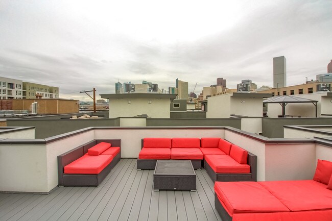 Building Photo - 1323 Elati St