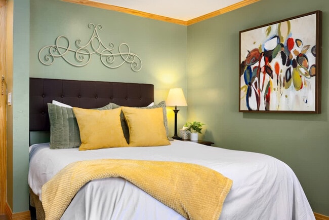 Building Photo - 535 South Park Avenue