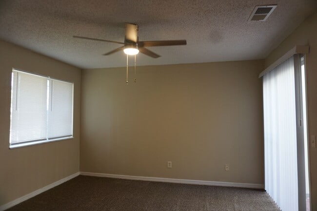 Building Photo - 1290/1292wct