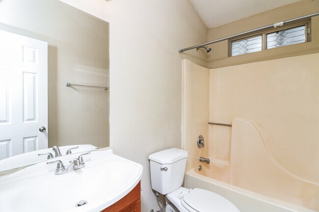 Building Photo - 1466 Fall Creek Trce