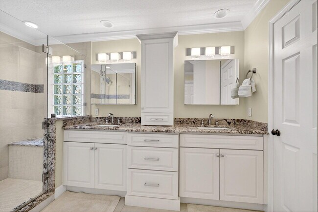 Building Photo - 6483 Wild Olive Ln