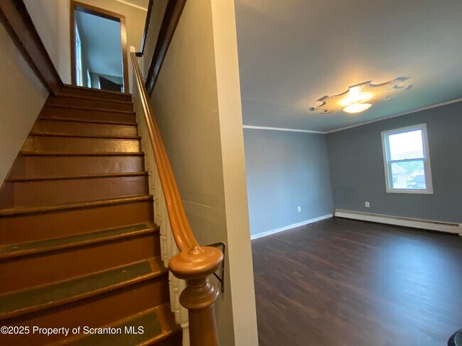 Building Photo - 416 E Elm St