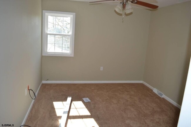 Building Photo - 321 Dogwood Ave