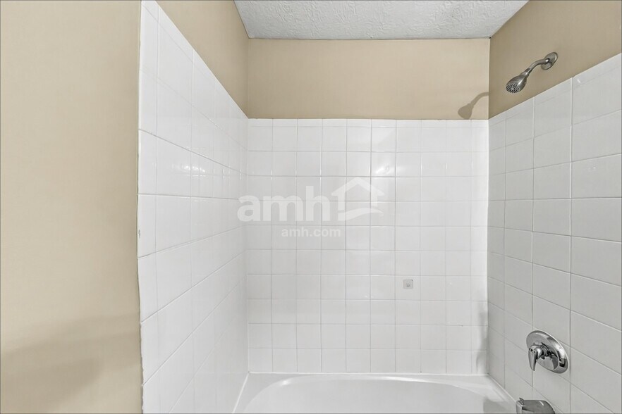 Building Photo - 1833 Kathiwade Dr