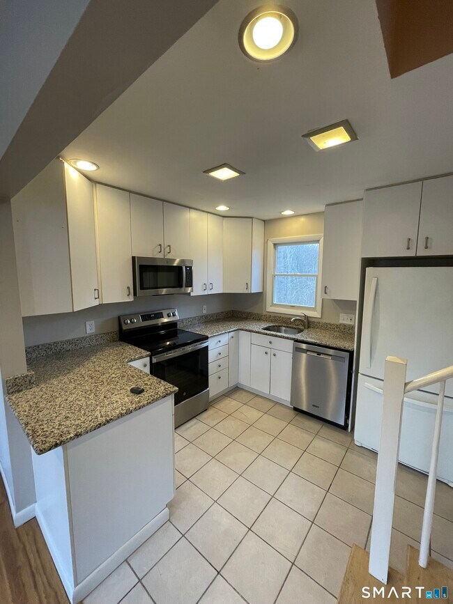 Building Photo - 34 Rossi Ave