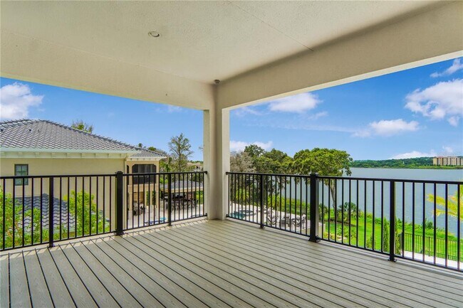 Building Photo - 15023 Pendio Dr