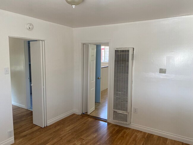 Room 1 rear view - 516 El Monte St