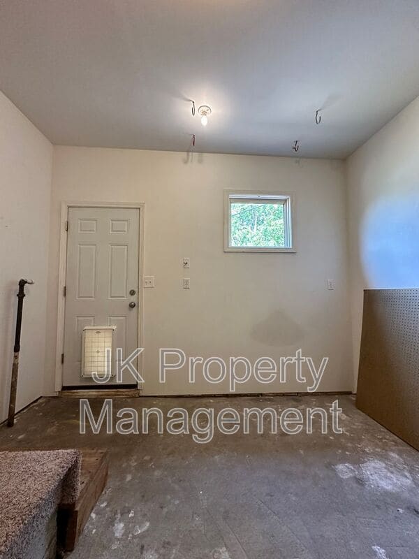 Building Photo - 710 48th St S