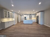 Building Photo - 170 Harrier Wy