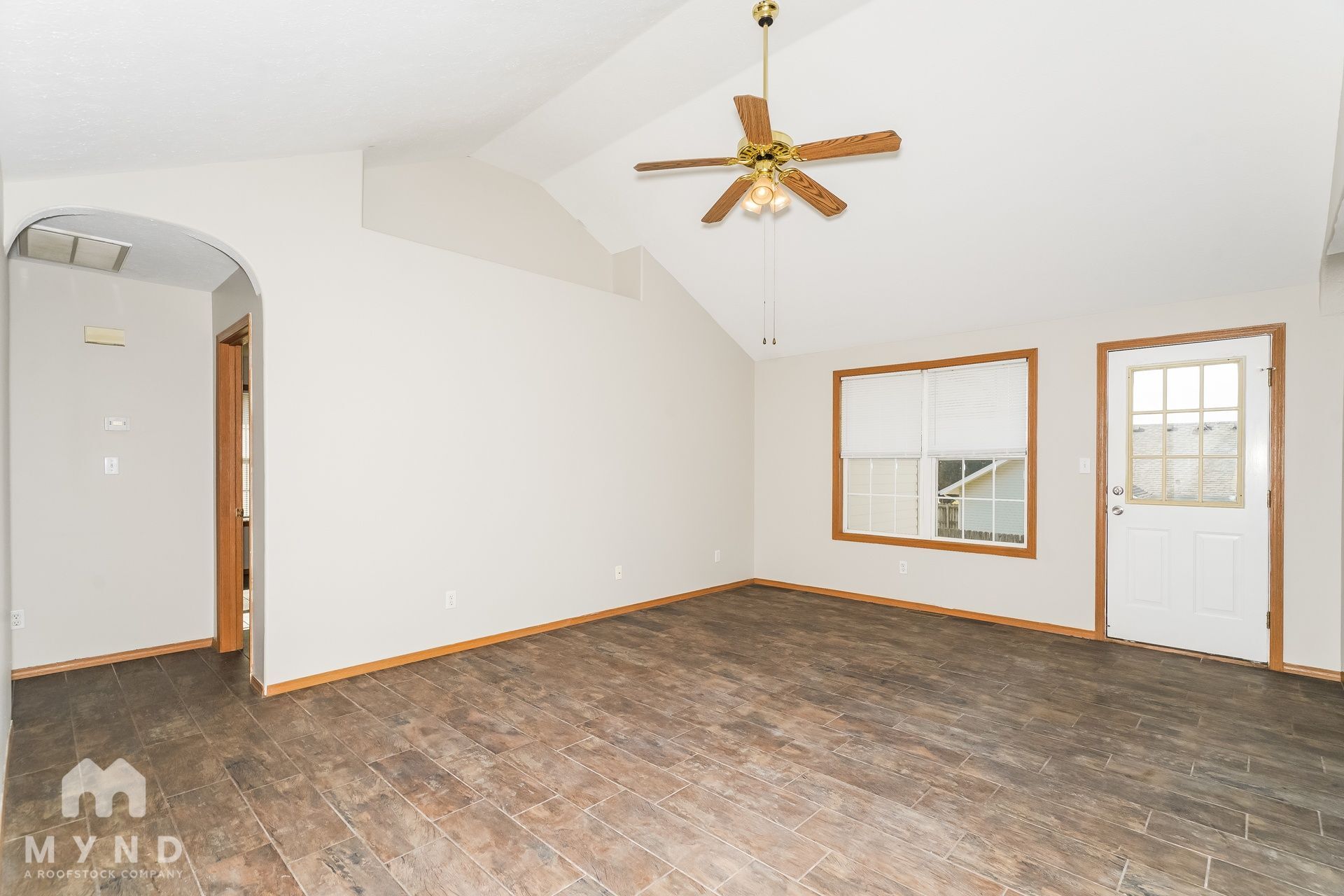 Building Photo - 2628 E Moonlight St