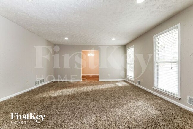 Building Photo - 2324 Sussex Court