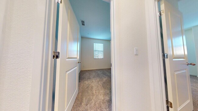 Building Photo - Fresh 3-Bed, 2-Bath Home in Natomas Crossing — Perfect for Commuters