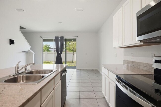 Building Photo - 5323 Dragonfly Dr