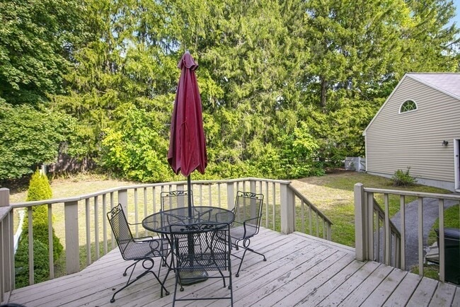 Building Photo - 159 Bedford St