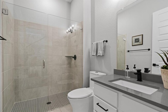 Building Photo - 209 Northcrest Dr