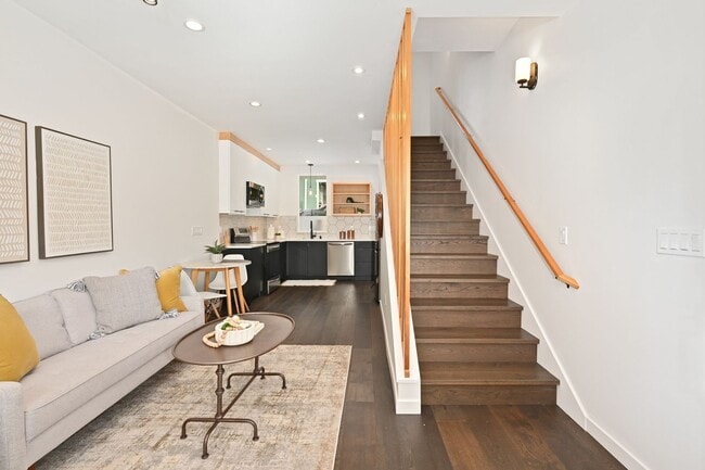 Building Photo - Modern 3-Level Townhome (2020) with Private Roof Deck & A/C