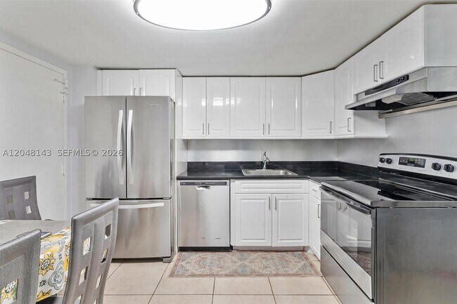 Building Photo - 250 174th St