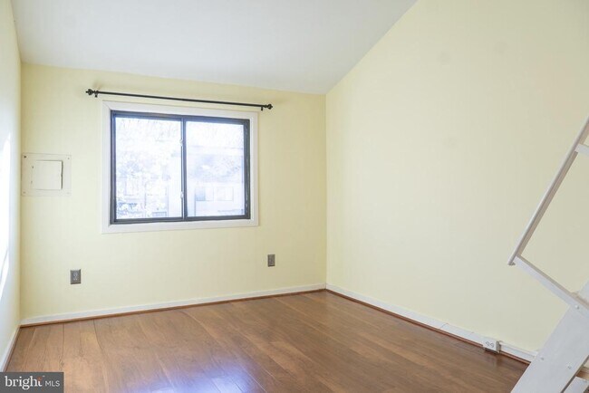 Building Photo - 9804 Hellingly Pl