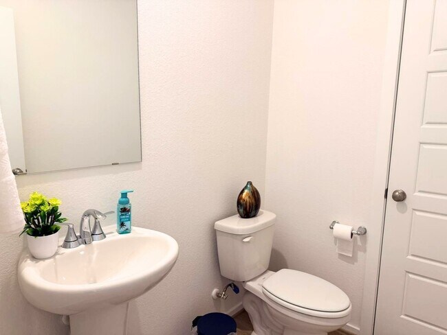 Building Photo - 16238 Parish Pointe Ct