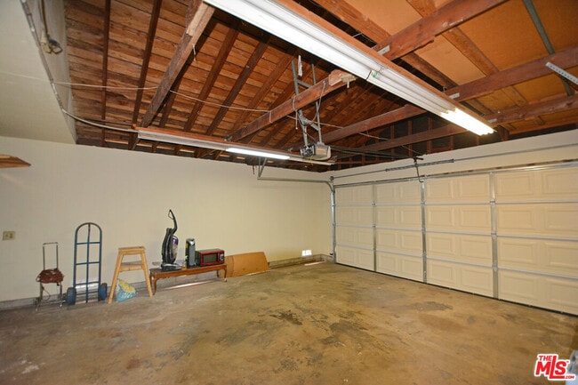 Building Photo - 7630 Delia Ave