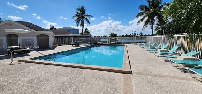 Building Photo - 9829 SW 221st St Rd