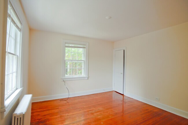Building Photo - 8br Single Family Home on 14th St NW  (MIN...